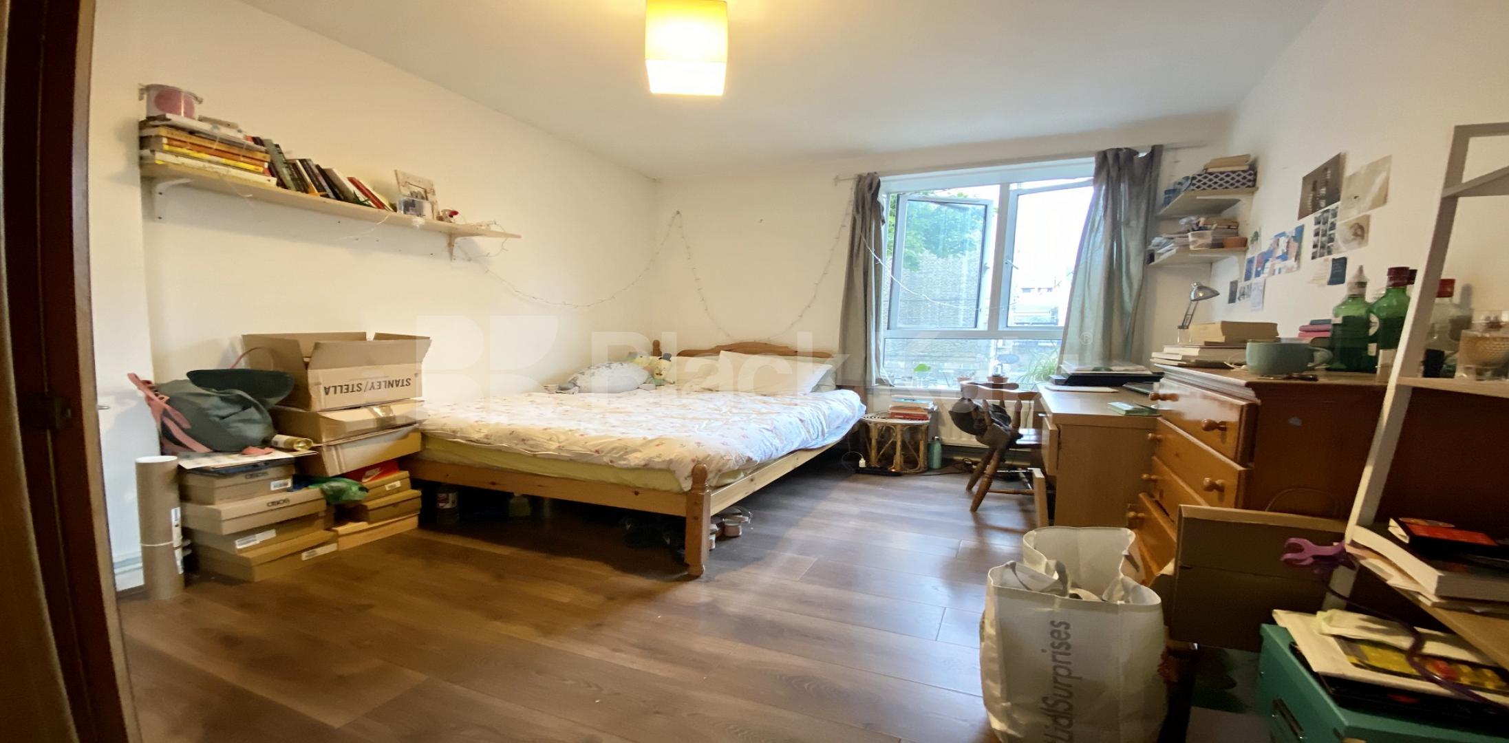 			LET , 4 Bedroom, 1 bath, 1 reception Bungalow			 Browning Street, Elephant & Castle